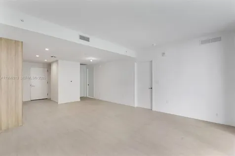 77 SE 5th Street Miami FL 33131