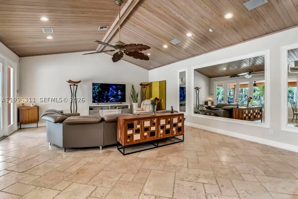 5328 E Leitner Drive Coral Springs FL 33067