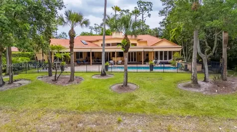 5328 E Leitner Drive Coral Springs FL 33067