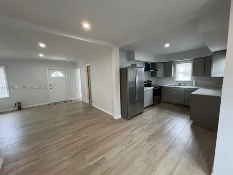 811 NW 21st Court Miami FL 33125