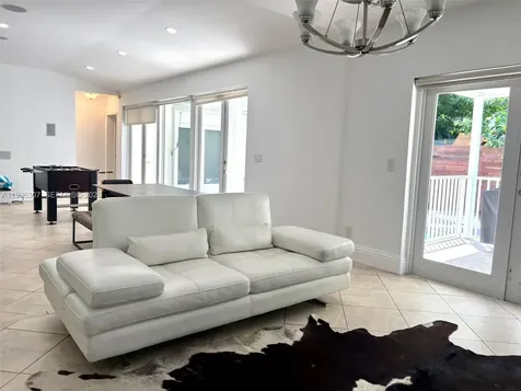 4190 Pamona Avenue Miami FL 33133