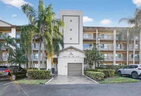 1651 SW 127th Avenue Pembroke Pines FL 33027
