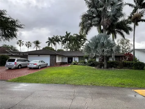 19265 E Saint Andrews Drive Hialeah FL 33015