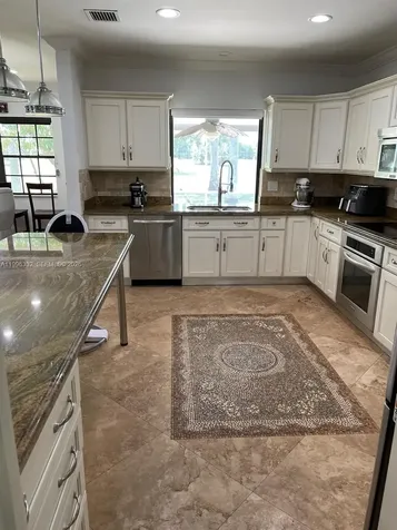 19265 E Saint Andrews Drive Hialeah FL 33015