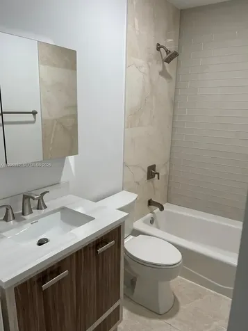 19265 E Saint Andrews Drive Hialeah FL 33015