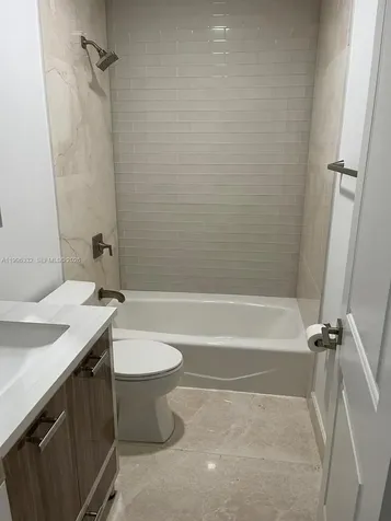 19265 E Saint Andrews Drive Hialeah FL 33015