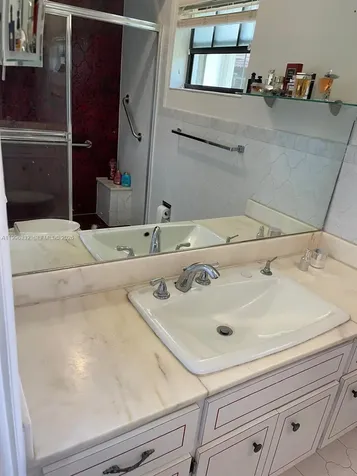 19265 E Saint Andrews Drive Hialeah FL 33015