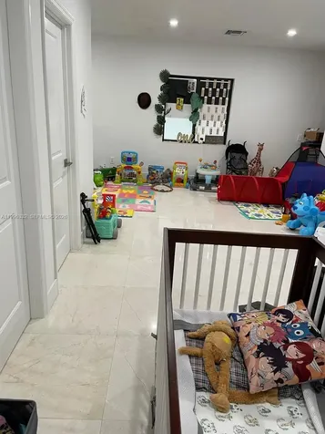 19265 E Saint Andrews Drive Hialeah FL 33015