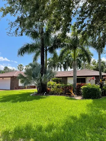 19265 E Saint Andrews Drive Hialeah FL 33015