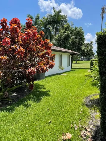19265 E Saint Andrews Drive Hialeah FL 33015