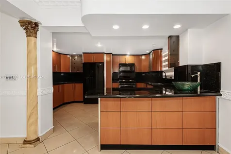 2545 NE 207th Street Miami FL 33180