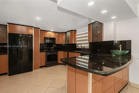 2545 NE 207th Street Miami FL 33180