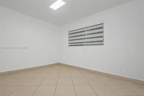 2545 NE 207th Street Miami FL 33180