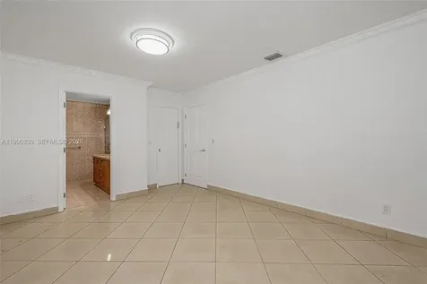 2545 NE 207th Street Miami FL 33180