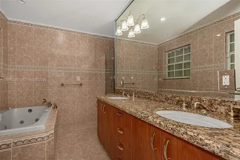2545 NE 207th Street Miami FL 33180