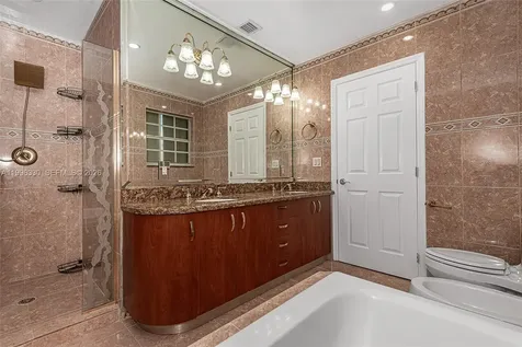 2545 NE 207th Street Miami FL 33180