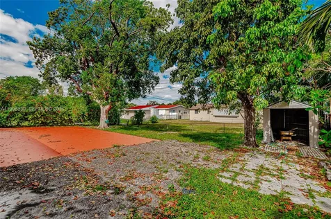 2545 NE 207th Street Miami FL 33180