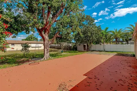 2545 NE 207th Street Miami FL 33180