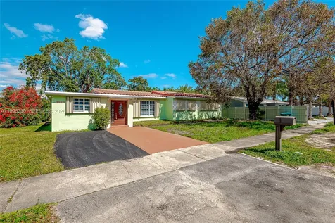 2545 NE 207th Street Miami FL 33180