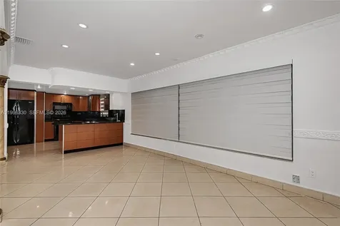 2545 NE 207th Street Miami FL 33180