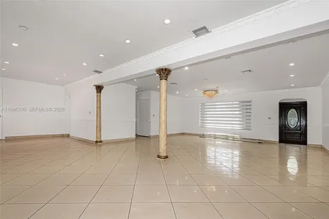 2545 NE 207th Street Miami FL 33180