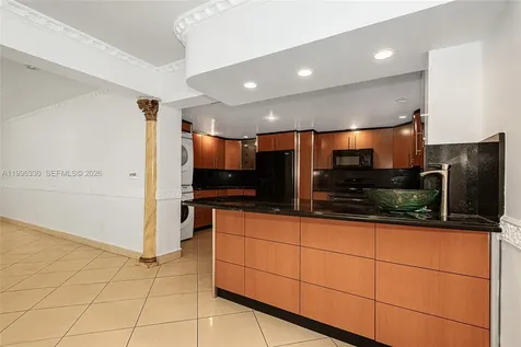 2545 NE 207th Street Miami FL 33180