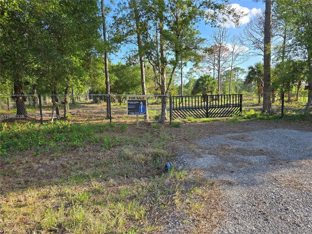 466 Hunting Club Avenue Clewiston FL 33440