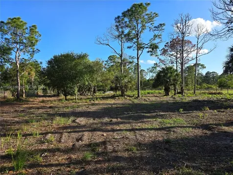 466 Hunting Club Avenue Clewiston FL 33440