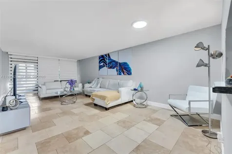 7653 NW 79th Avenue Tamarac FL 33321