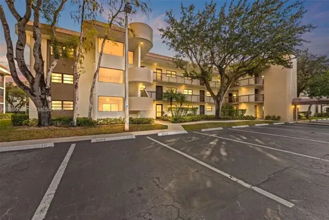 7653 NW 79th Avenue Tamarac FL 33321