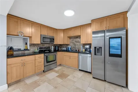 7653 NW 79th Avenue Tamarac FL 33321