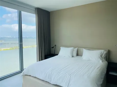Miami FL 33137