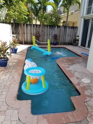 4719 NW 96th Place Doral FL 33178