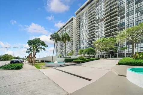 600 NE 36th Street Miami FL 33137