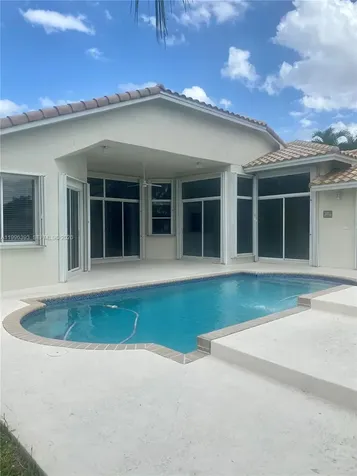3066 Lakewood Circle Weston FL 33332