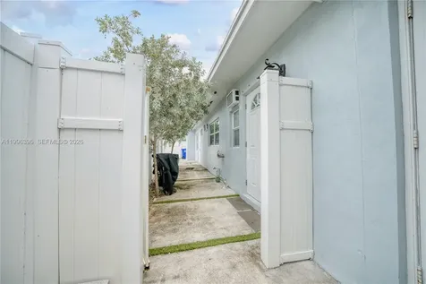1041 NE 9th Avenue Fort Lauderdale FL 33304