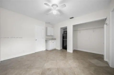 1041 NE 9th Avenue Fort Lauderdale FL 33304