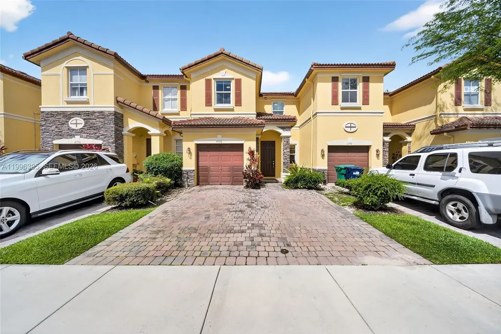 8766 NW 112th Path Doral FL 33178
