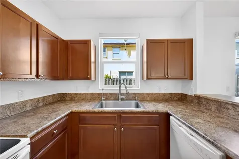 8766 NW 112th Path Doral FL 33178