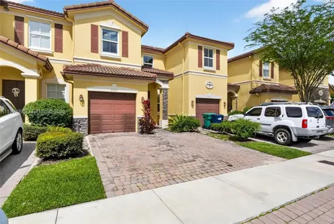 8766 NW 112th Path Doral FL 33178