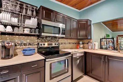 11426 NW 4th Terrace Sweetwater FL 33172