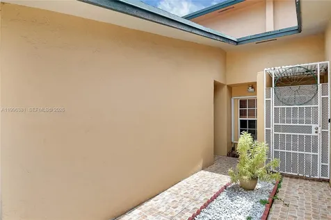 11426 NW 4th Terrace Sweetwater FL 33172