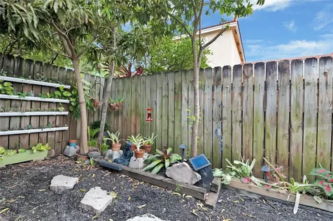 11426 NW 4th Terrace Sweetwater FL 33172