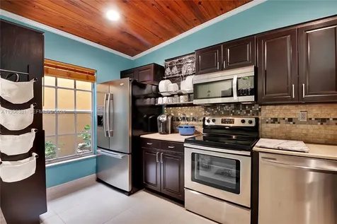 11426 NW 4th Terrace Sweetwater FL 33172