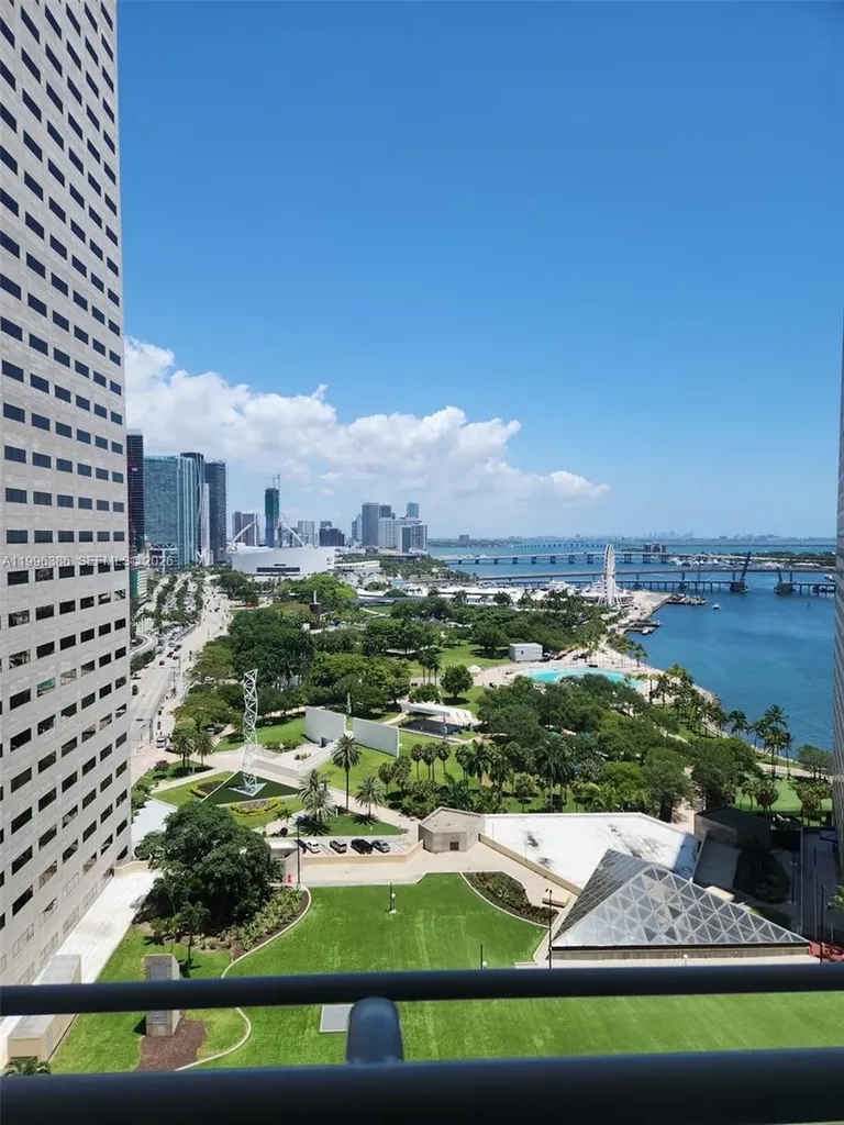 325 S Biscayne Boulevard Miami FL 33131