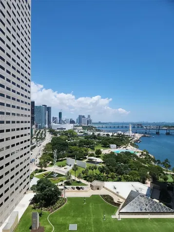 325 S Biscayne Boulevard Miami FL 33131