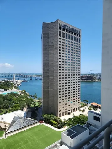 325 S Biscayne Boulevard Miami FL 33131
