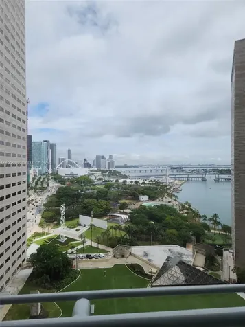 325 S Biscayne Boulevard Miami FL 33131