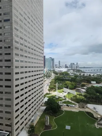 325 S Biscayne Boulevard Miami FL 33131
