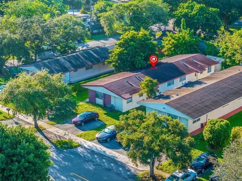 5706 Lincoln Street Hollywood FL 33021